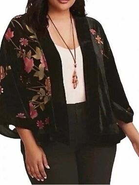torrid Black Velvet Floral Burnout Kimono size 1/2